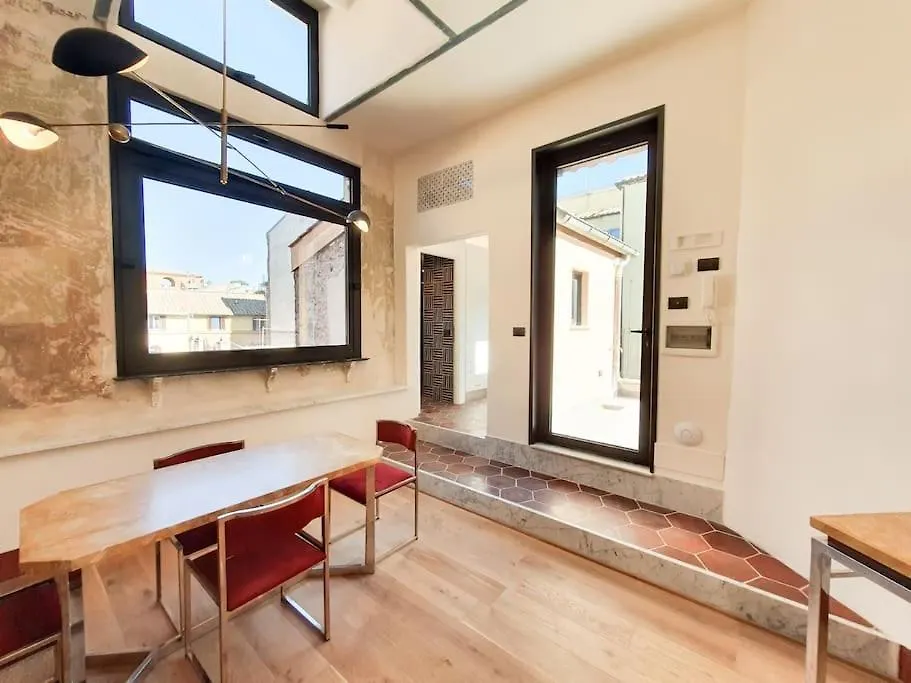 Boutique Penthouse with terrace, Spanish Steps Rome